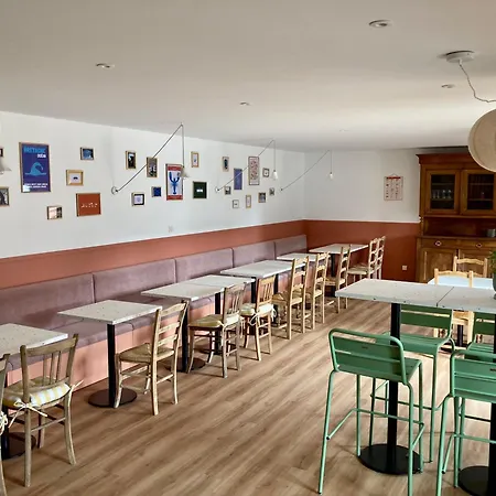 Le Relais De Beaucemaine Hotel