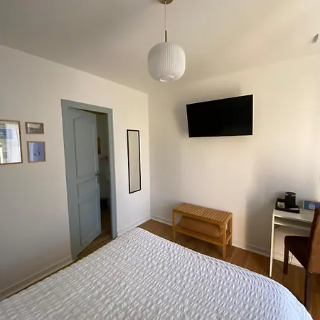 Le Relais De Beaucemaine Hotel