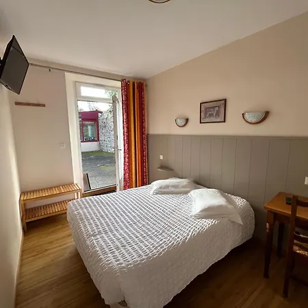 Le Relais De Beaucemaine Hotel 2*
