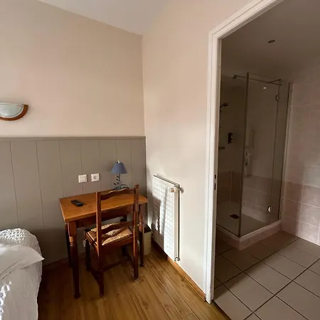 Le Relais De Beaucemaine 2*