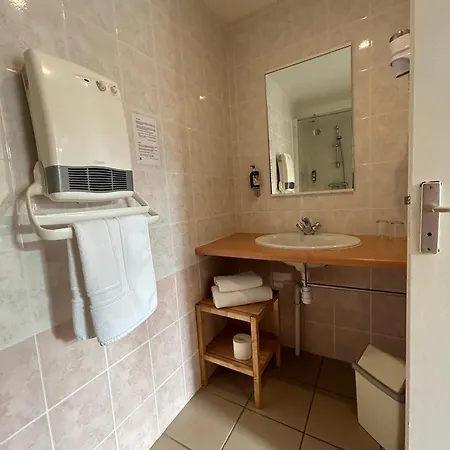 Hotel Le Relais De Beaucemaine 2*